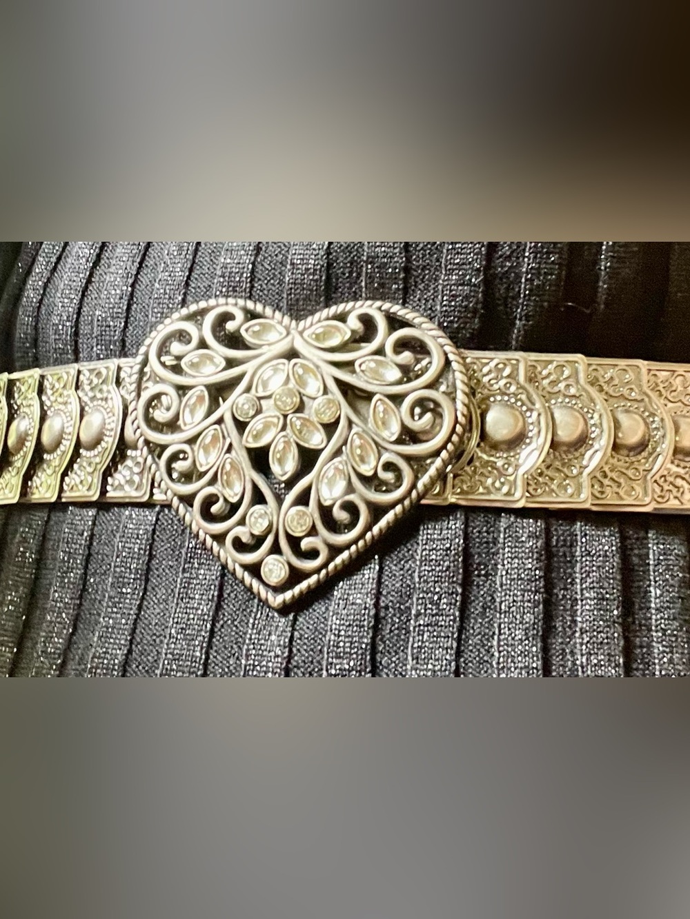 Filigree Heart Clasp Silver Tone Stretch Belt overlapping stamped metal plates